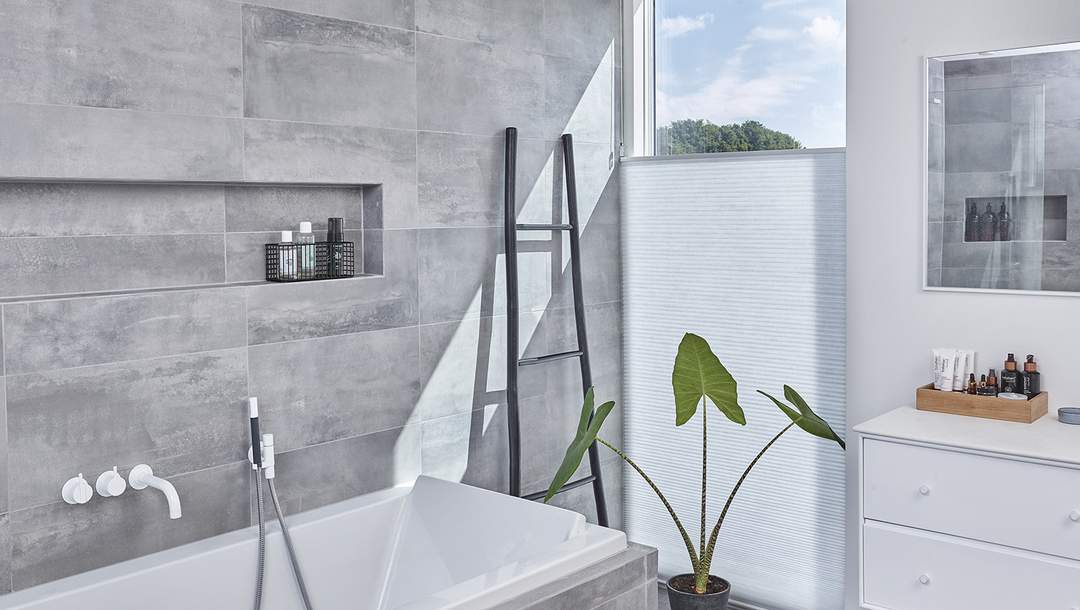 Luxaflex duette bathroom