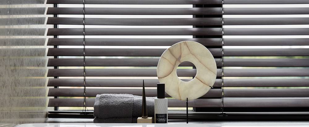 wood blinds in bathroom